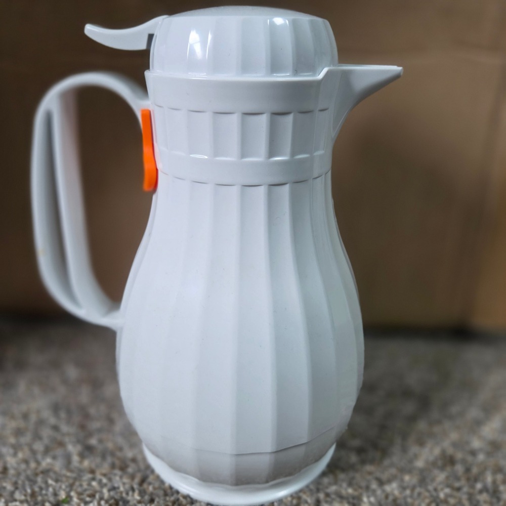 Select-Serv Service Ideas White Thermal Carafe 44oz Insulated Coffee Pitcher USA